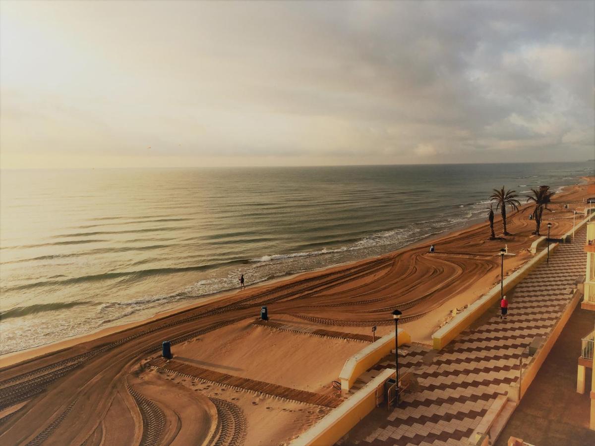 Beachfront Apartment With A Terrace Mareny Barraquetas Exteriör bild